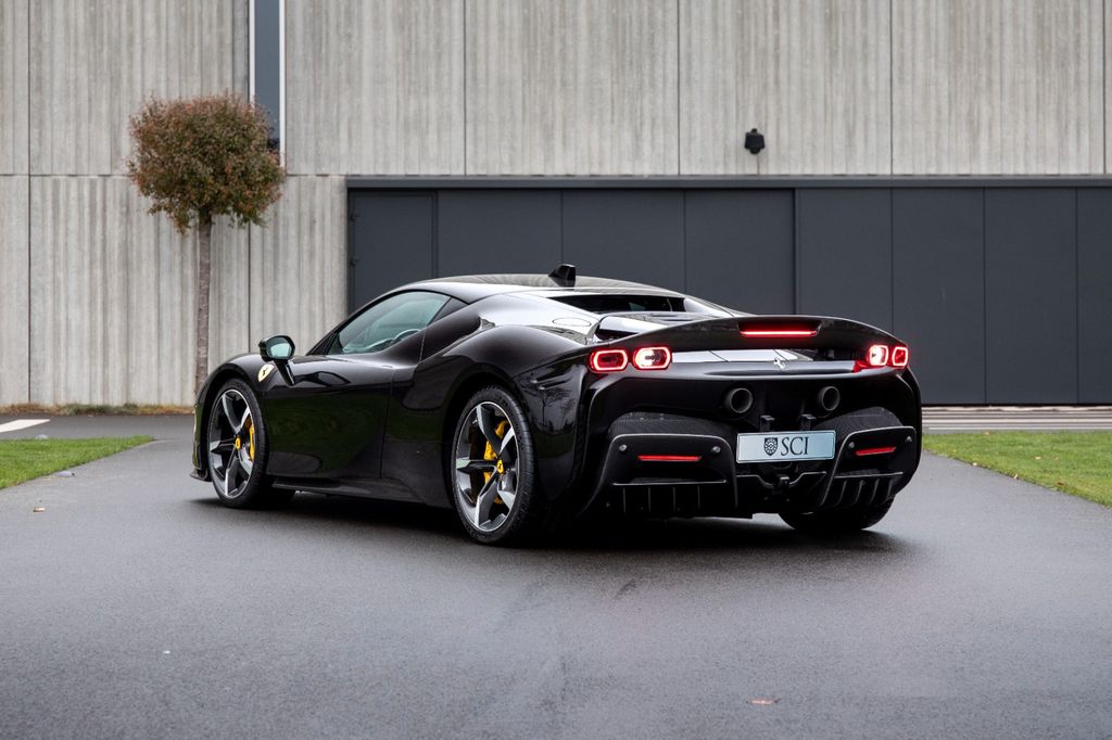 Ferrari SF90 2024