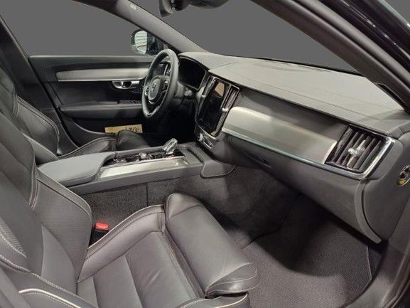 Volvo V90 Cross Country 2024