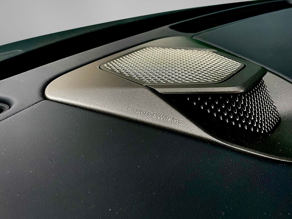 Aston Martin V8 Vantage 2024
