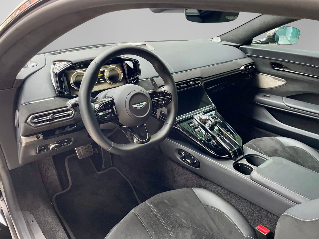 Aston Martin V8 Vantage 2024