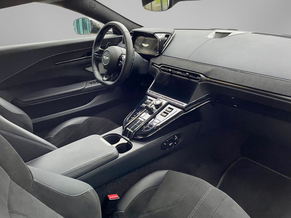 Aston Martin V8 Vantage 2024