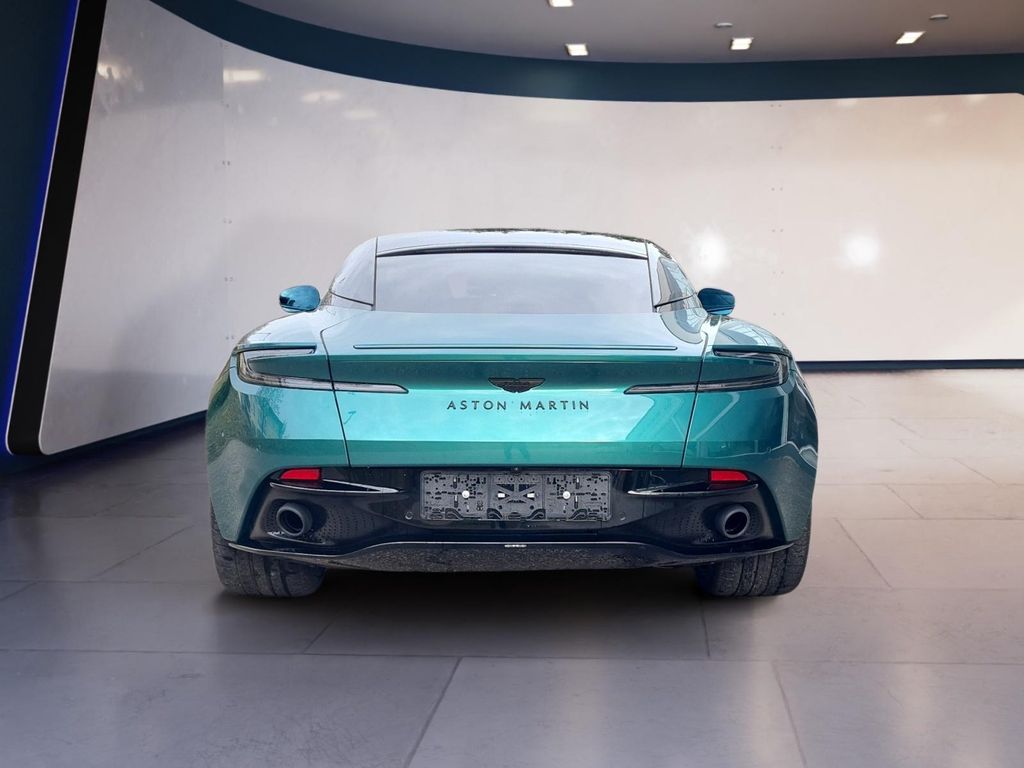 Aston Martin DB12 2024