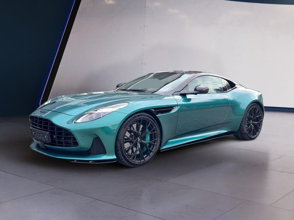 Aston Martin DB12 2024