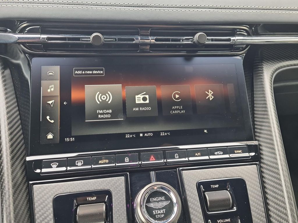 Aston Martin DB12 2024