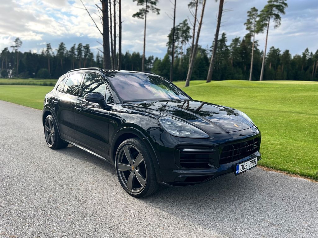 Porsche Cayenne 2021