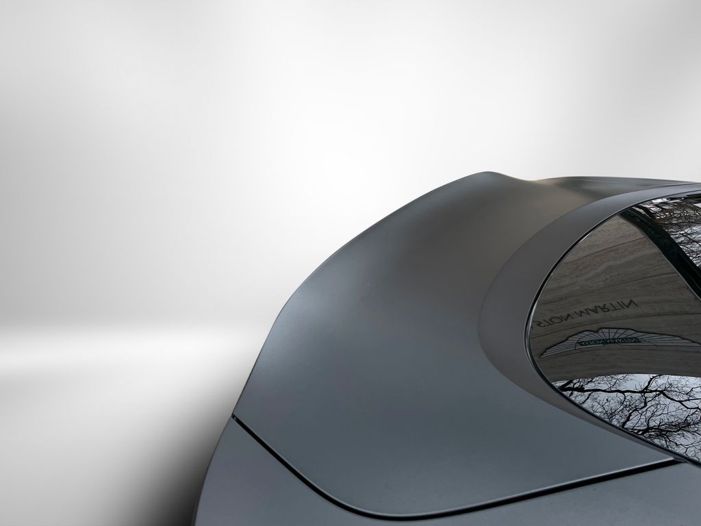 Aston Martin V8 Vantage 2024
