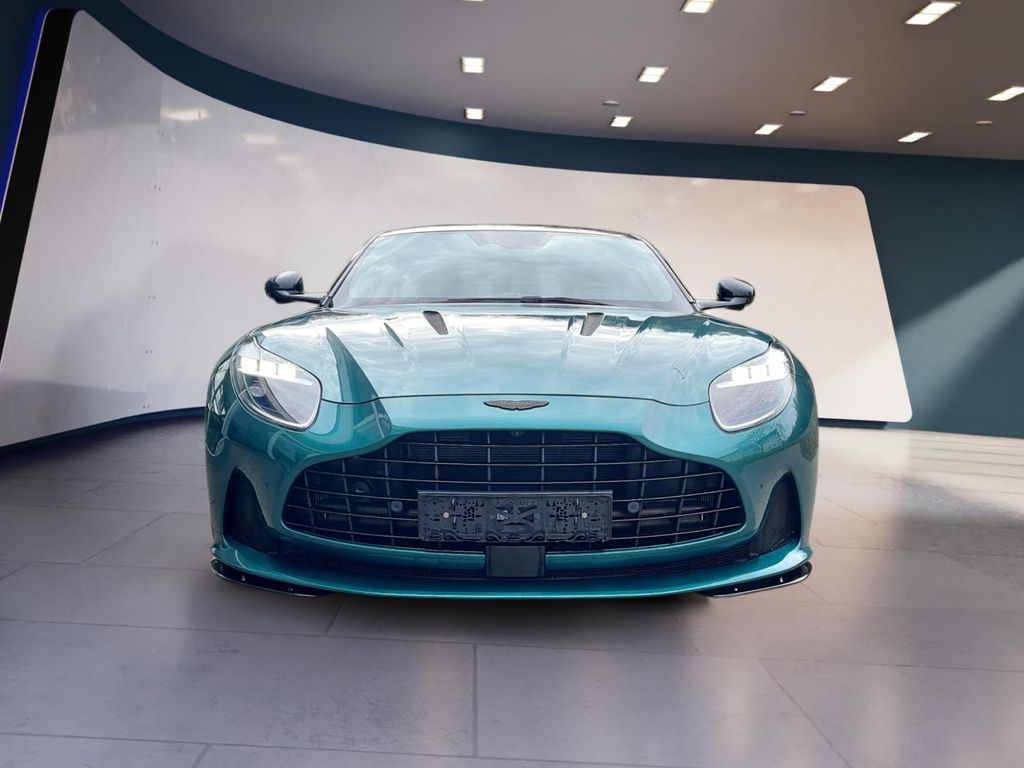 Aston Martin DB12 2024