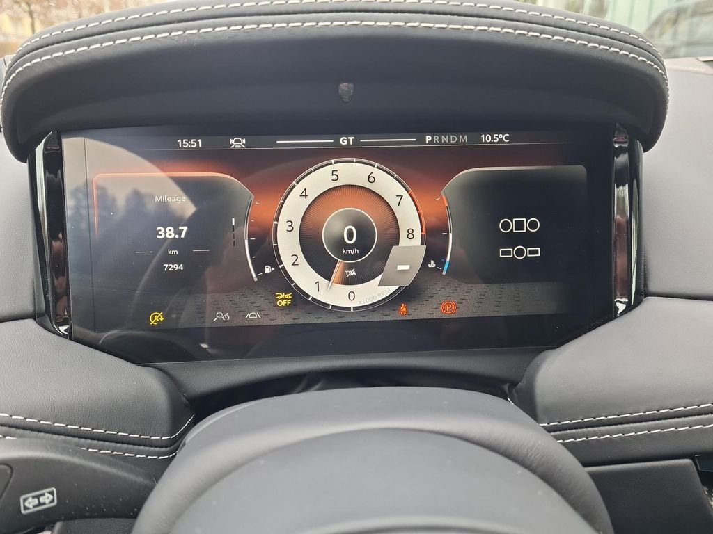 Aston Martin DB12 2024