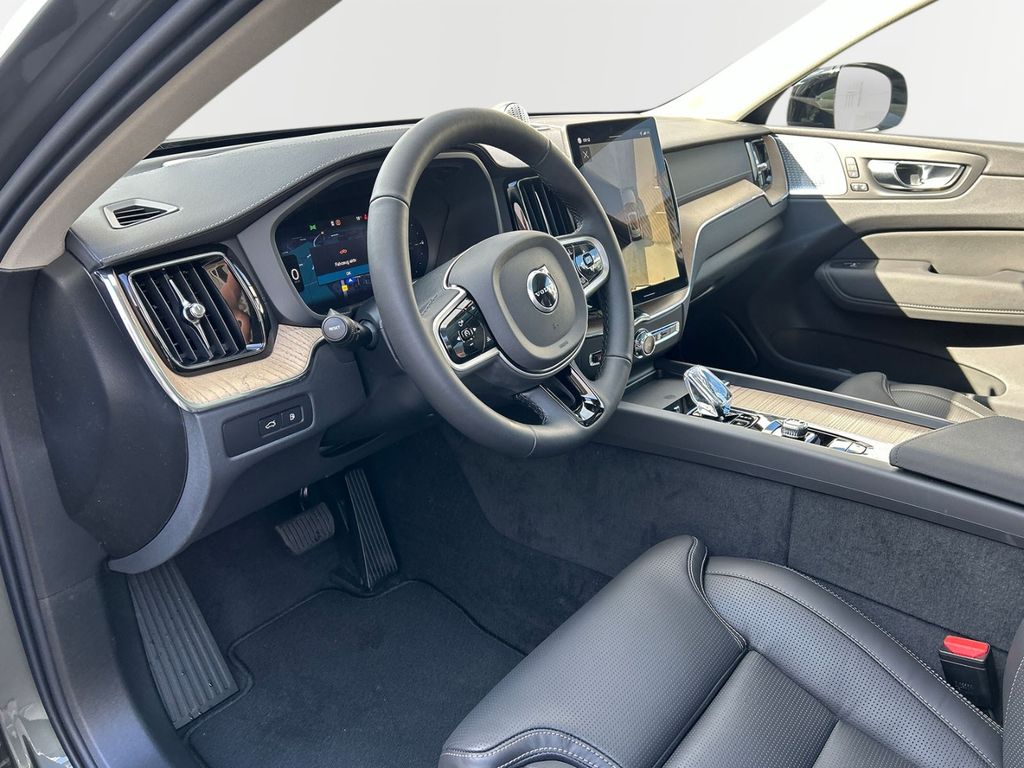 Volvo XC60 2025