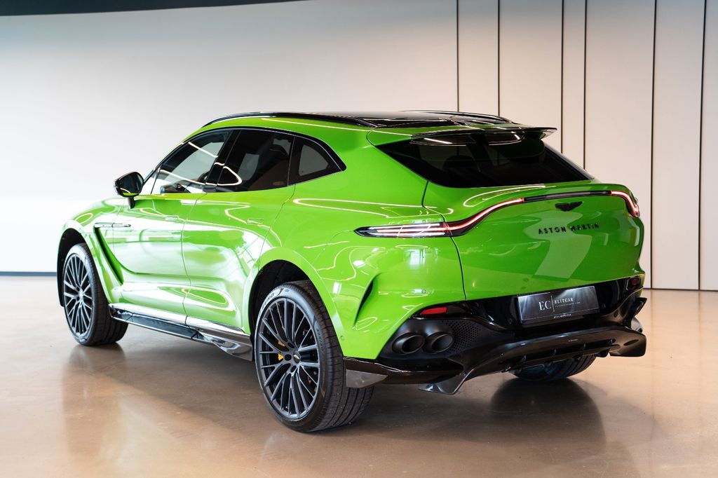 Aston Martin DBX 2024