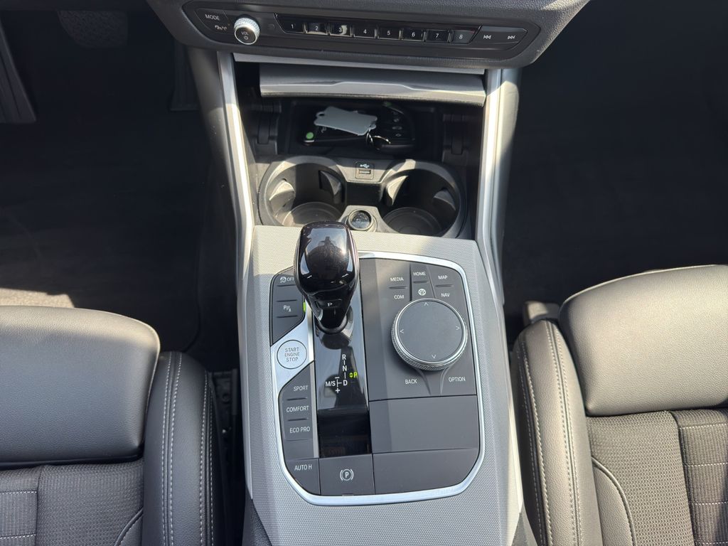 BMW 318 2022
