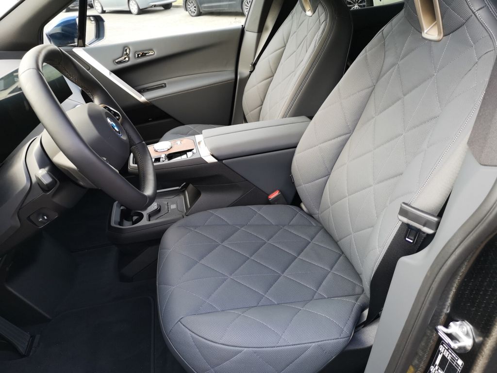 BMW iX 2023