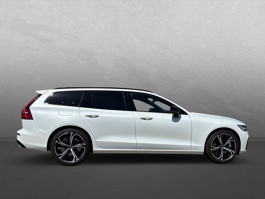 Volvo V60 2025