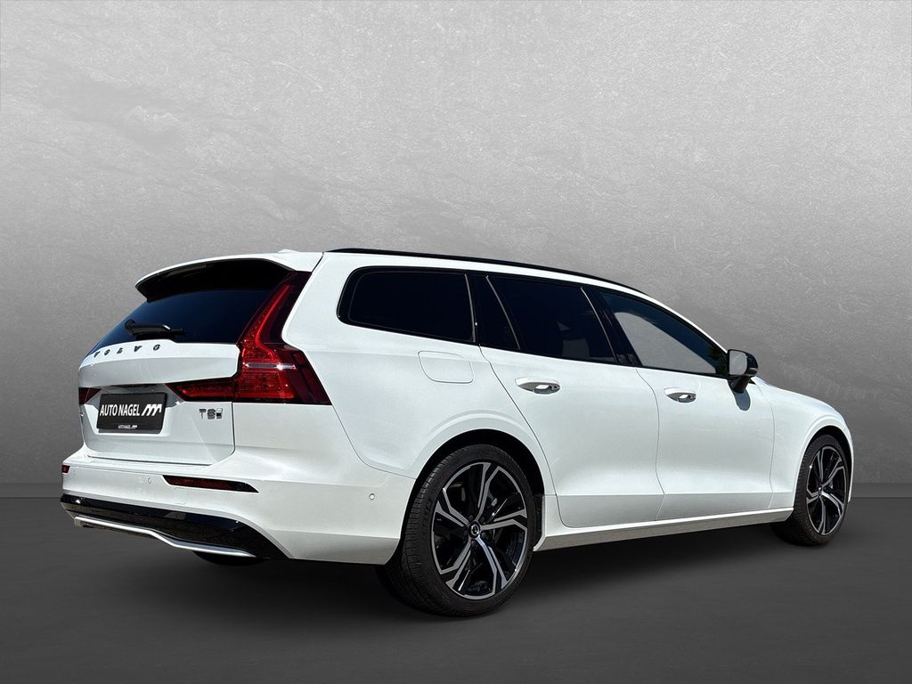 Volvo V60 2025