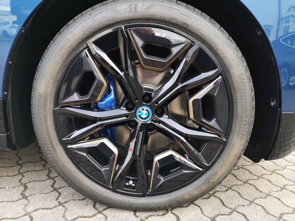 BMW iX 2023