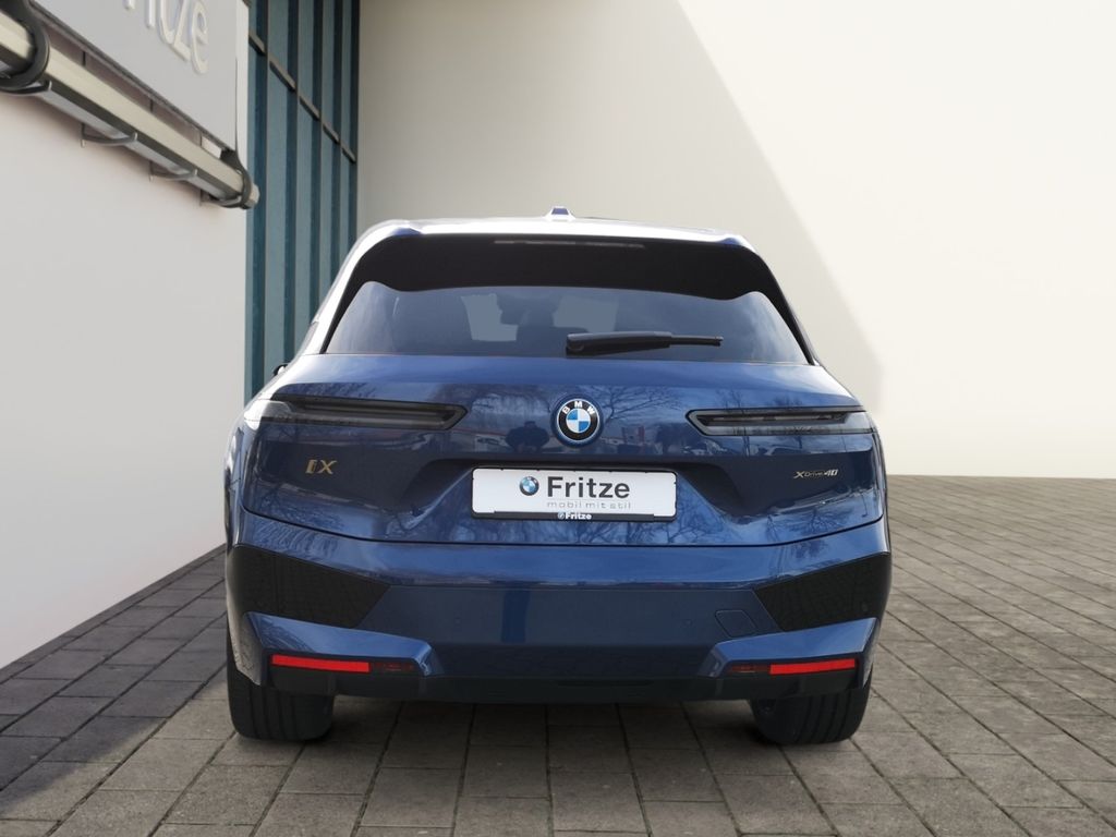BMW iX 2023