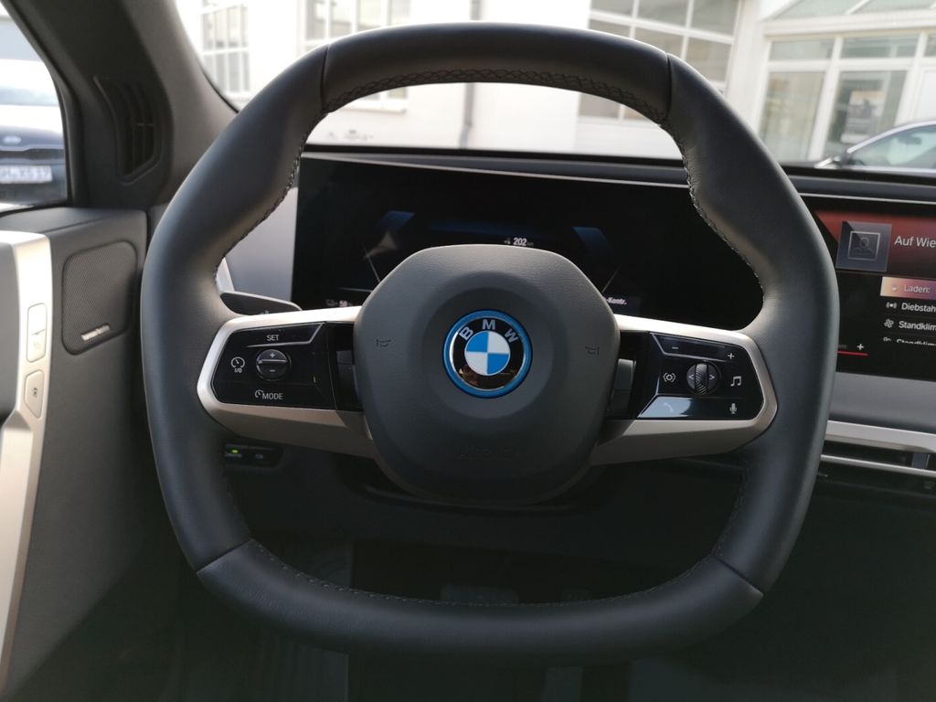 BMW iX 2023