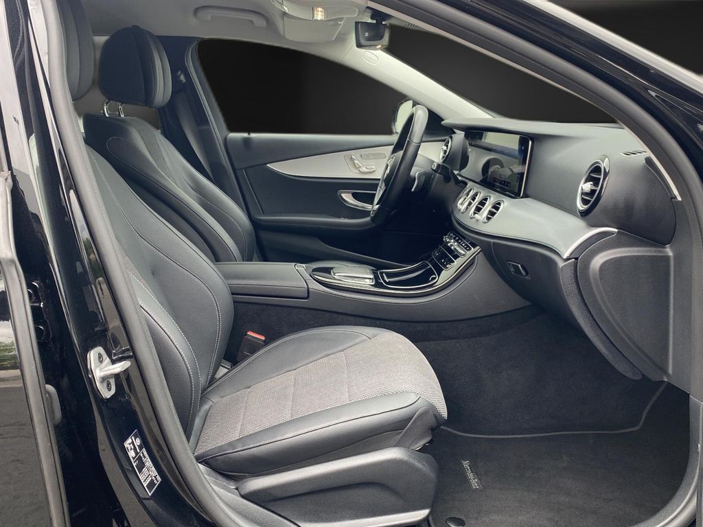 Mercedes-Benz E 300 2021