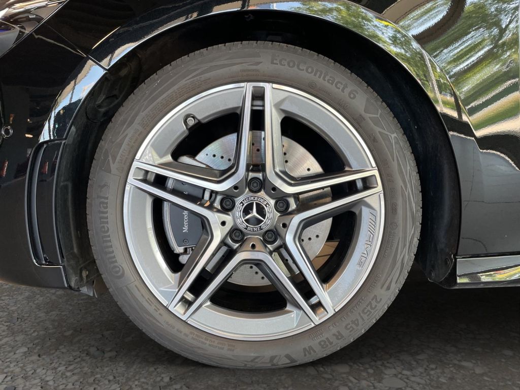 Mercedes-Benz B 220 2024