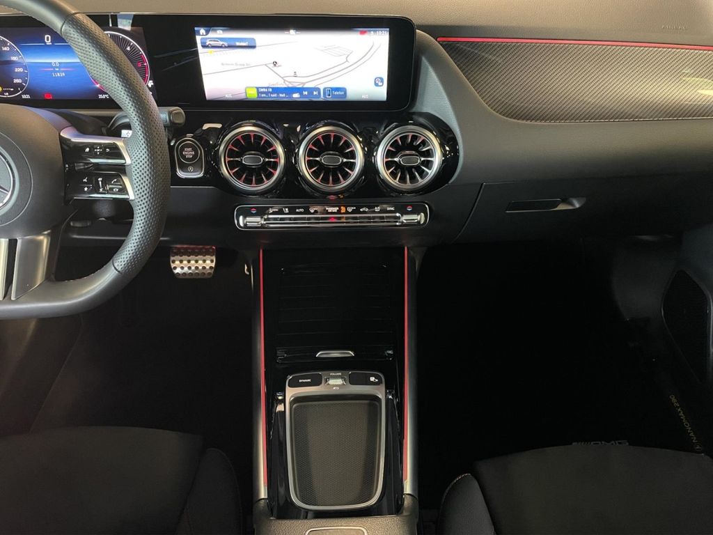 Mercedes-Benz B 220 2024