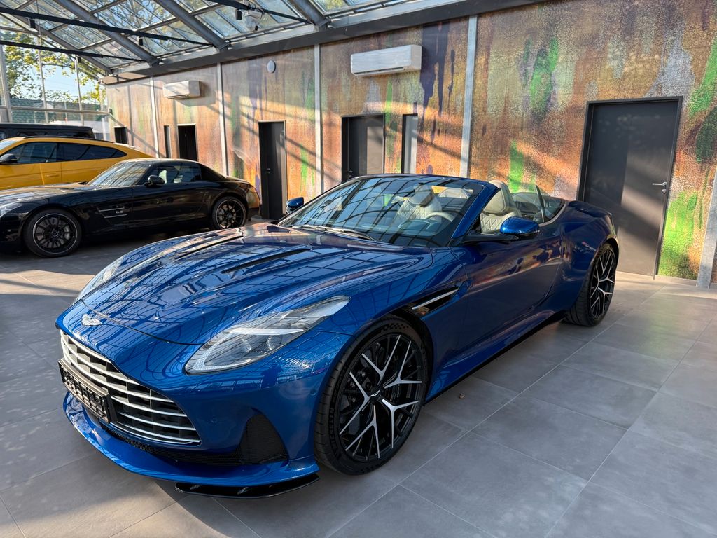 Aston Martin DB12 2024