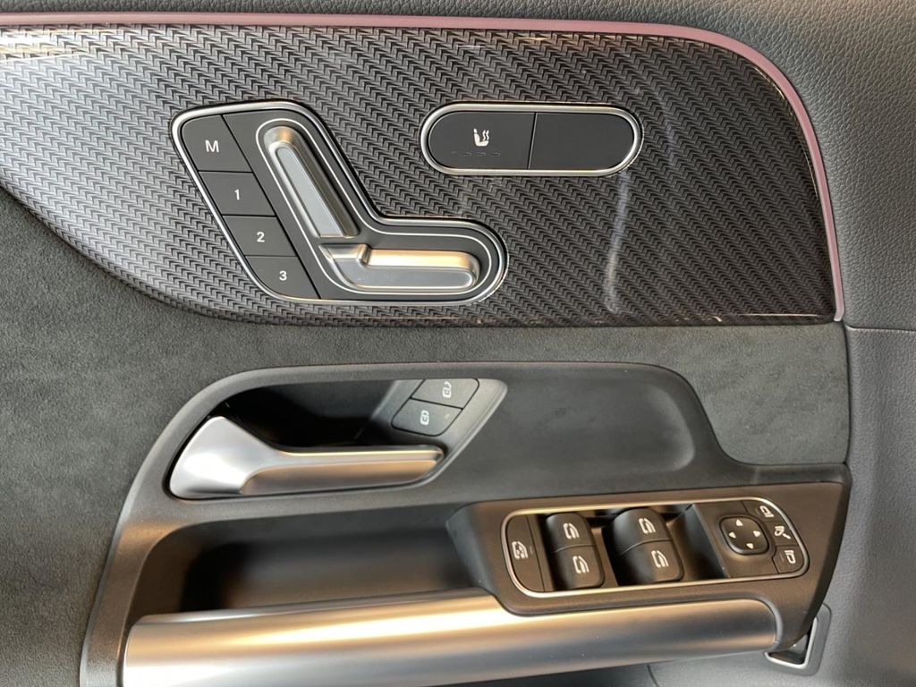 Mercedes-Benz B 220 2024