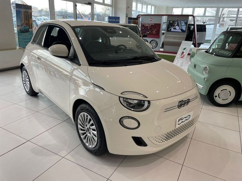 Fiat 500 2024