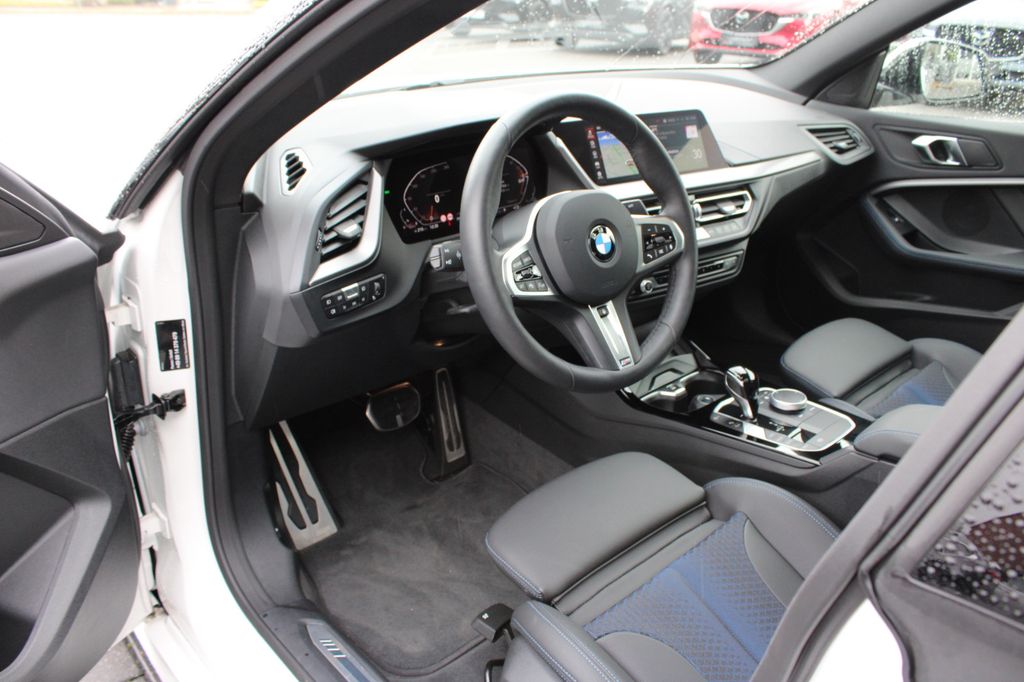 BMW 218 2024