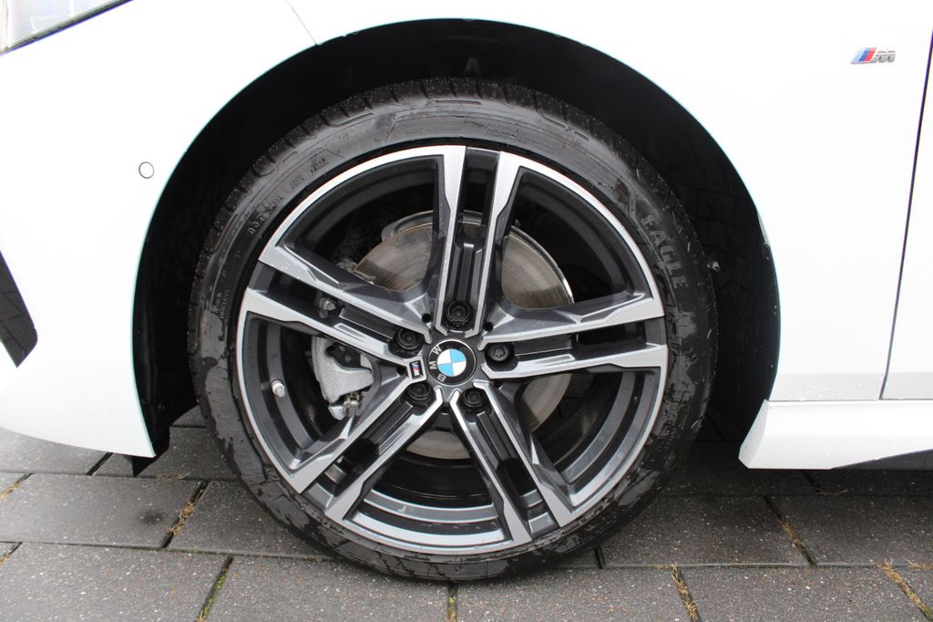 BMW 218 2024