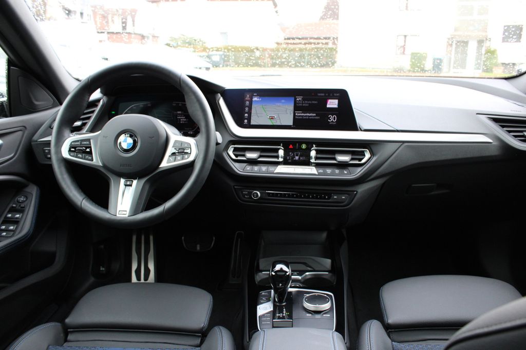 BMW 218 2024