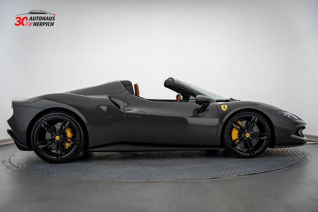 Ferrari 296 GTS 2025