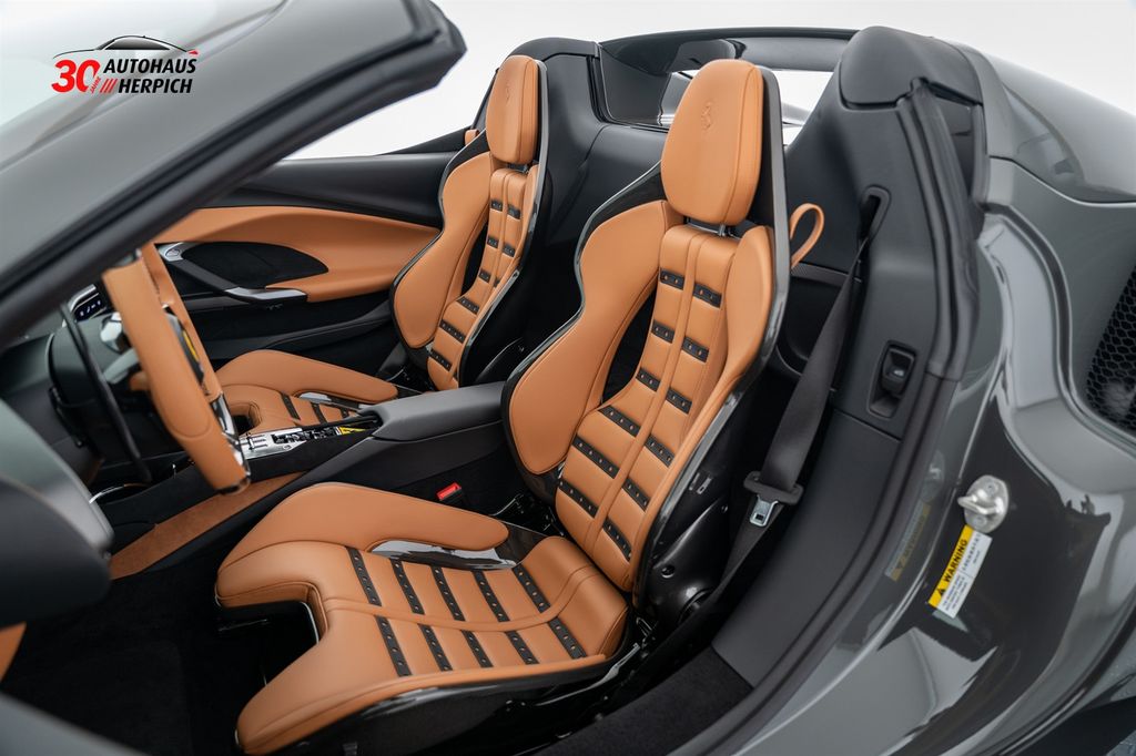 Ferrari 296 GTS 2025