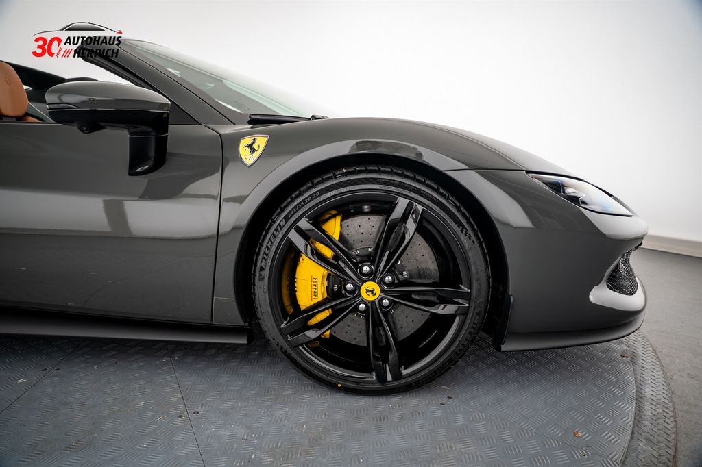 Ferrari 296 GTS 2025