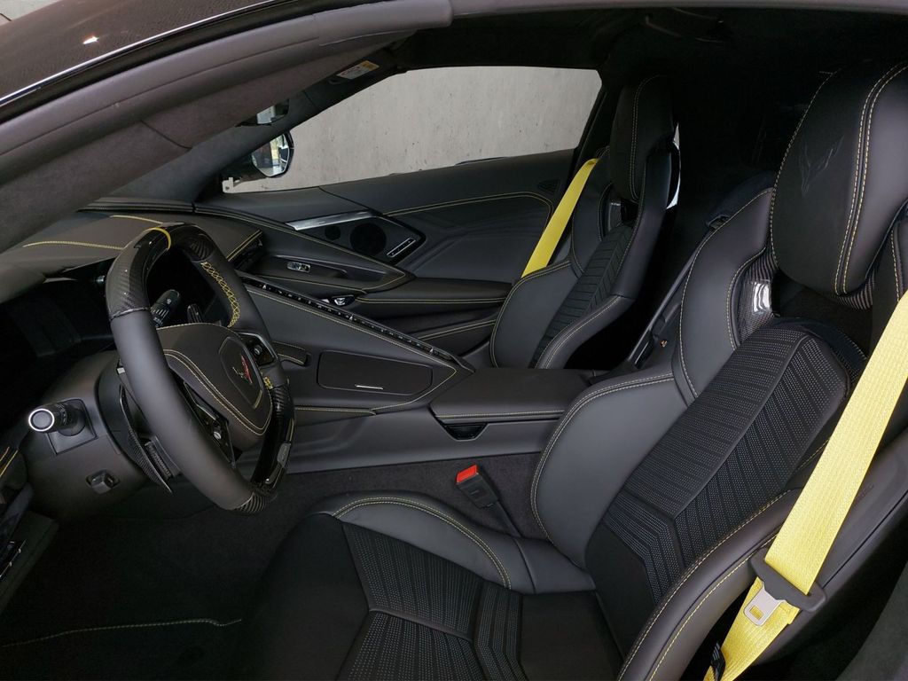 Corvette C8 2025