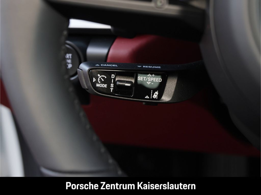 Porsche 992 2025