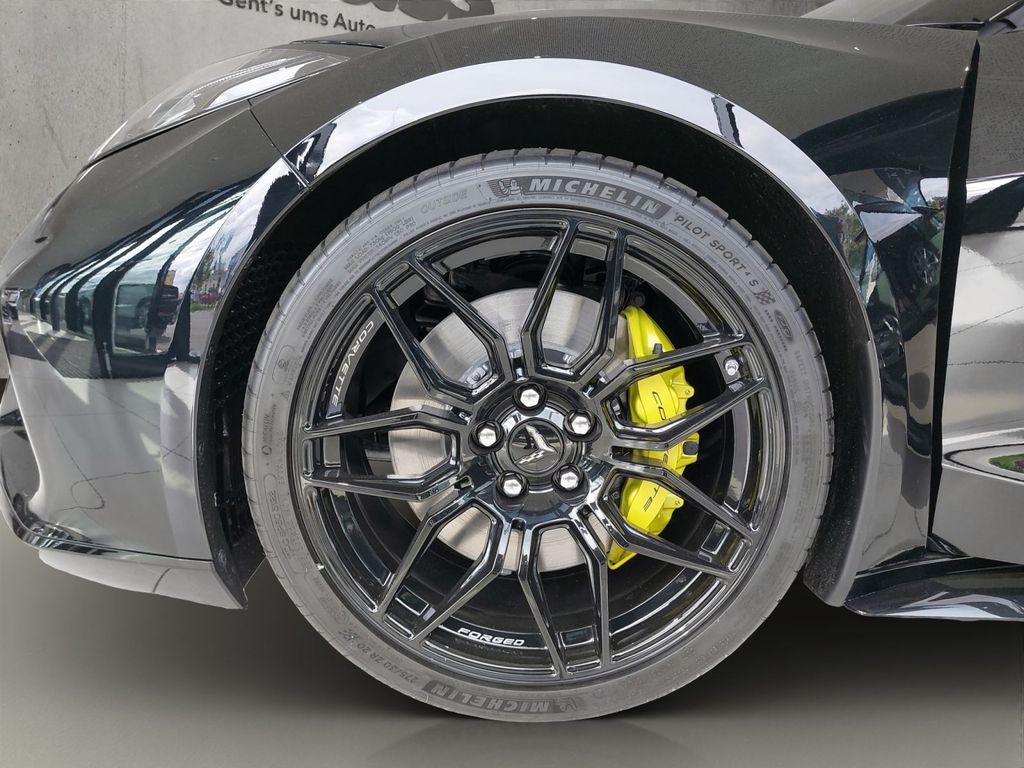 Corvette C8 2025