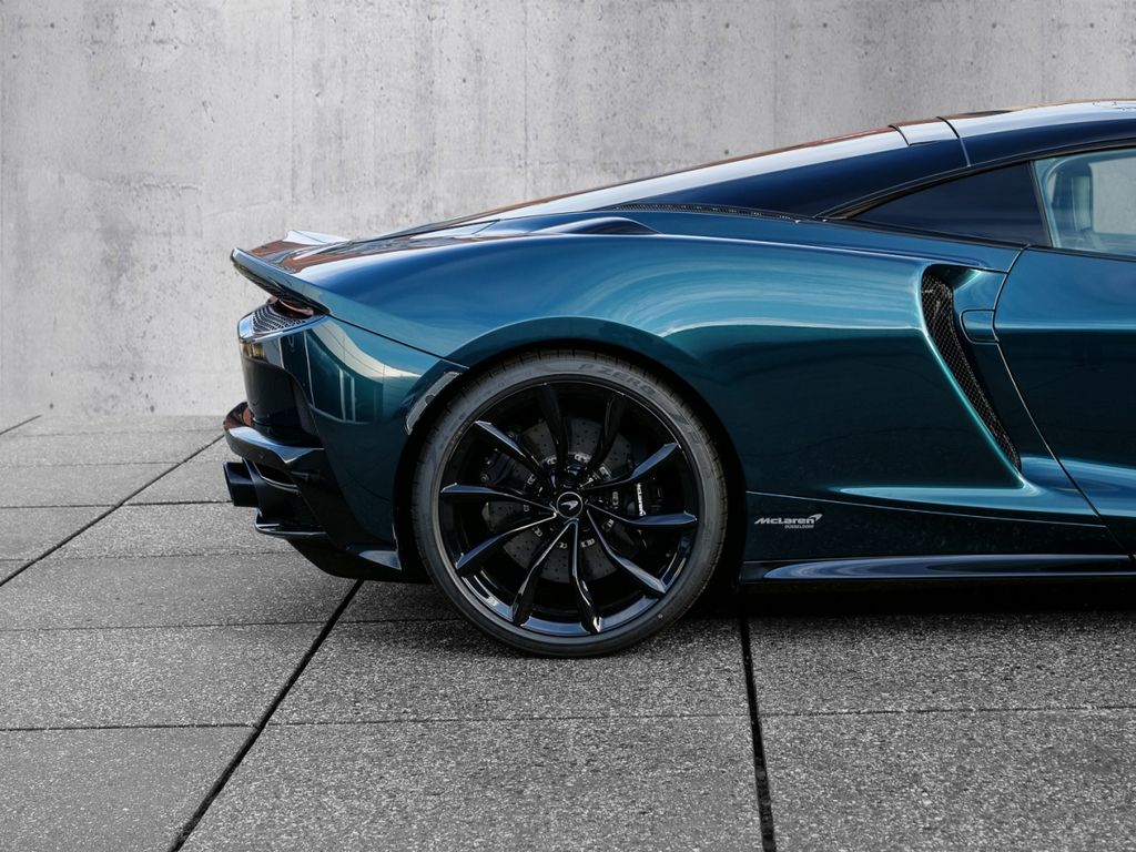 McLaren GTS