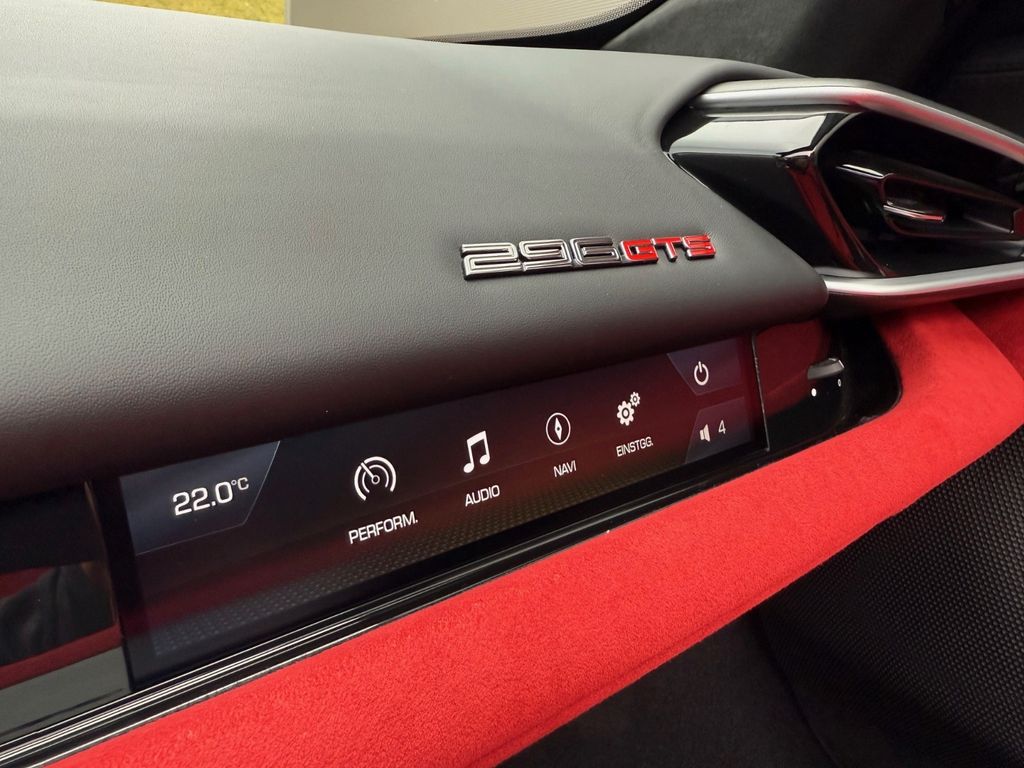 Ferrari 296 GTS 2025