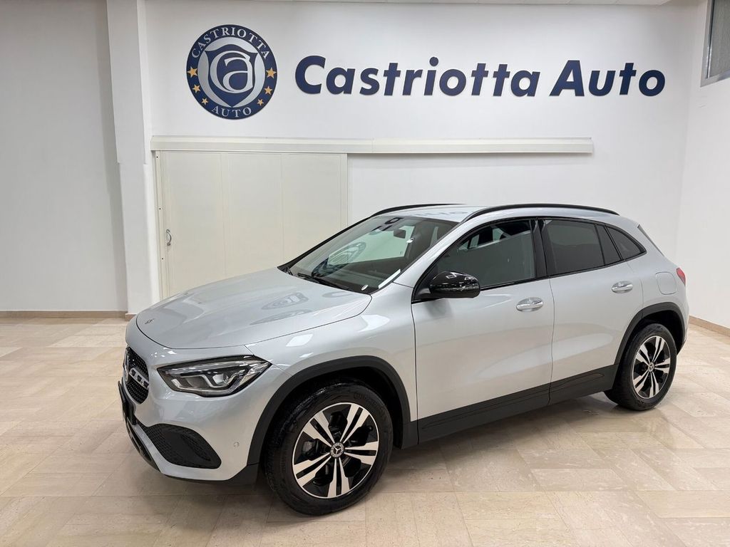 Mercedes-Benz GLA 200 2022