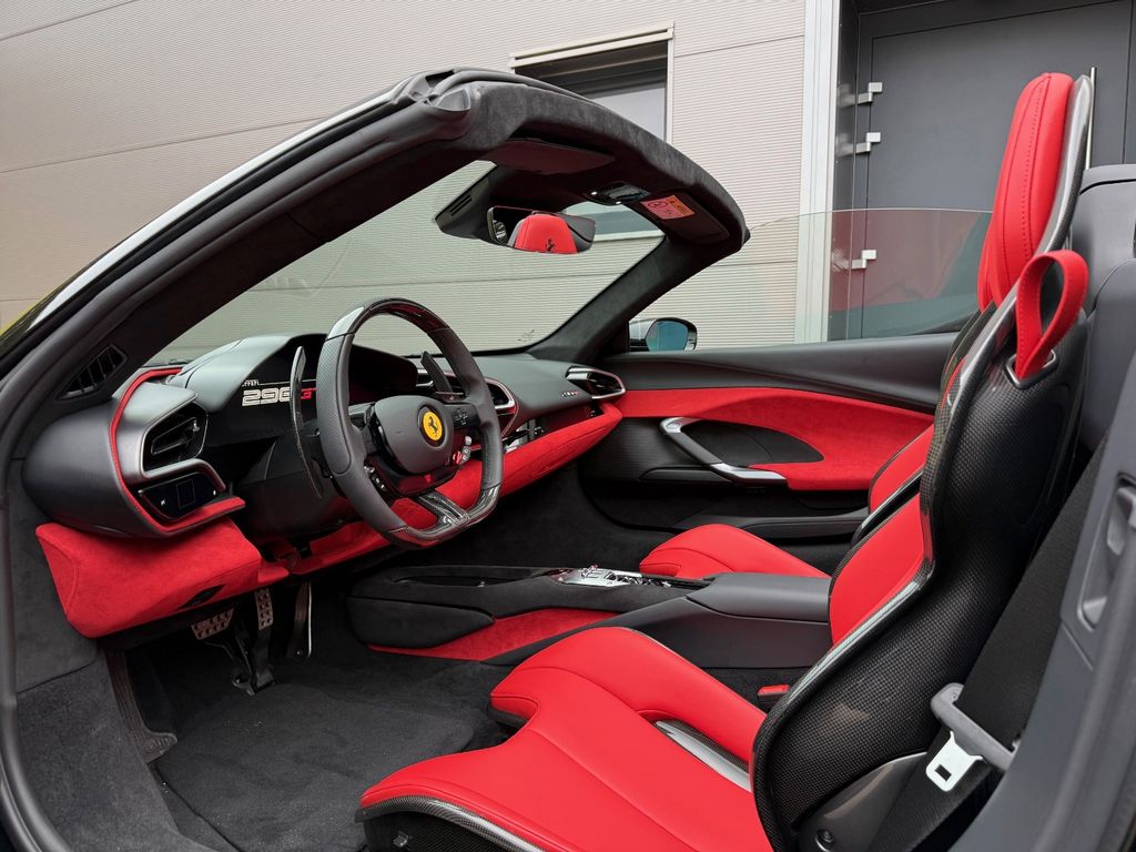 Ferrari 296 GTS 2025