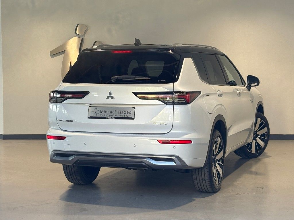 Mitsubishi Outlander 2025