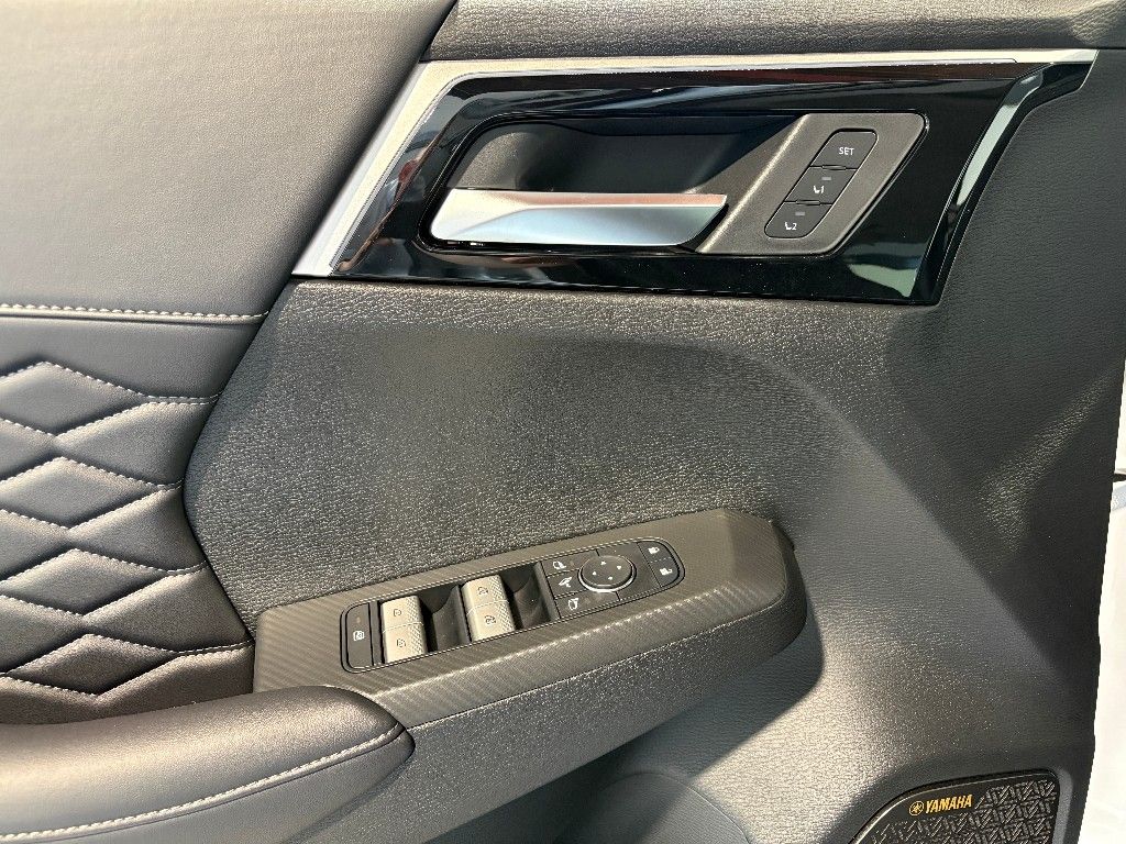 Mitsubishi Outlander 2025