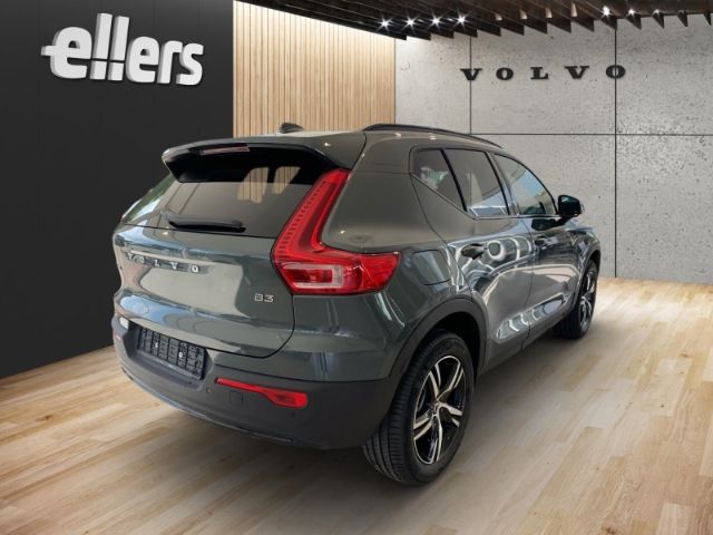 Volvo XC40 2025