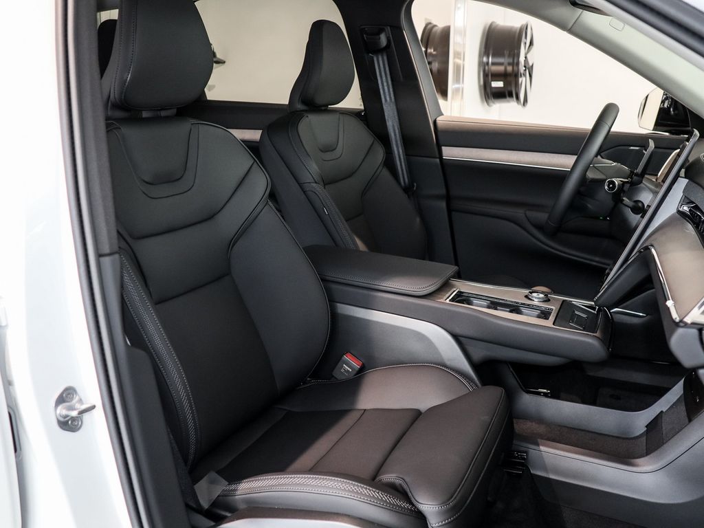 Volvo EX90 2025