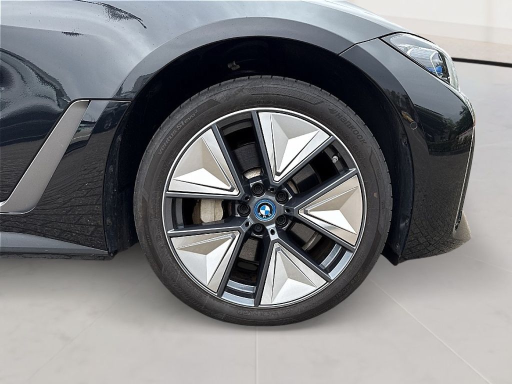 BMW i4 2023