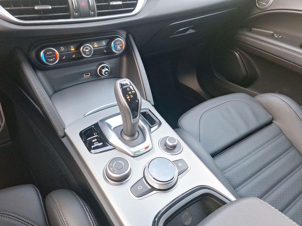 Alfa Romeo Stelvio 2024