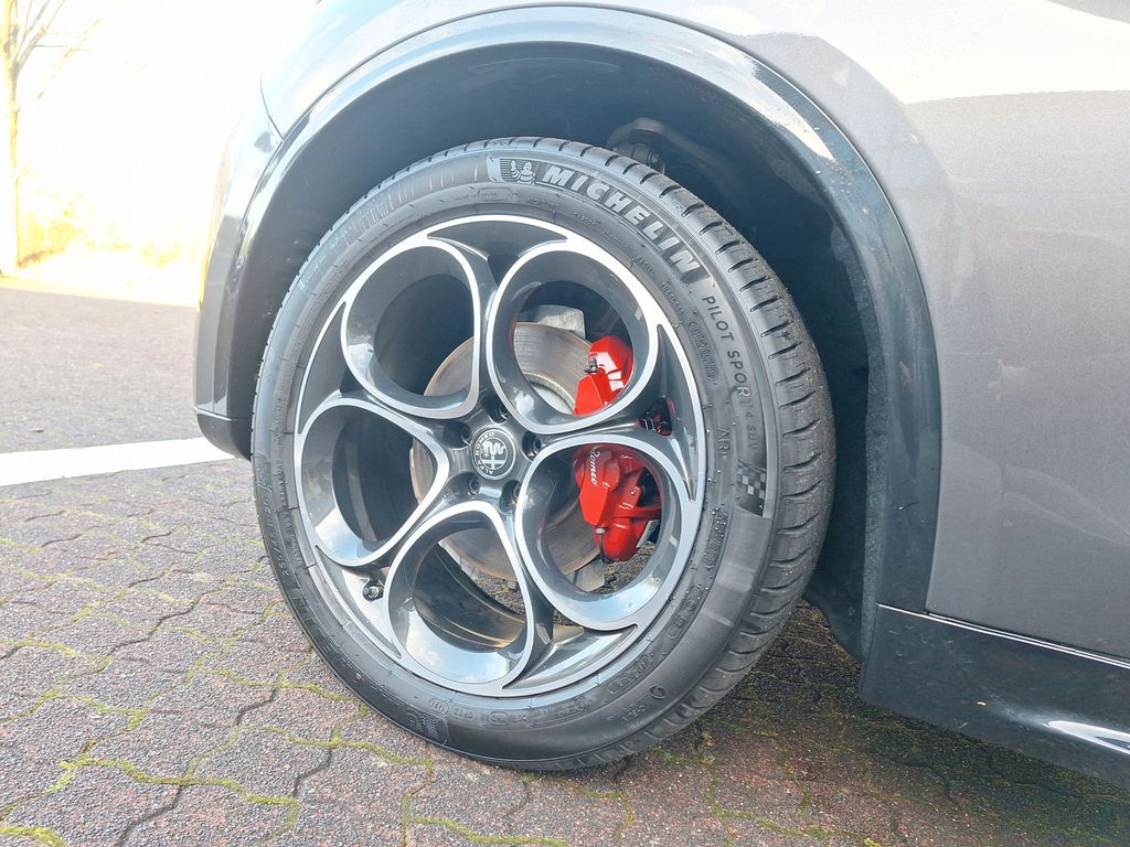 Alfa Romeo Stelvio 2024