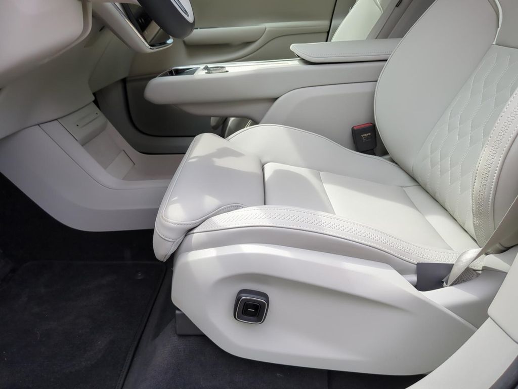Volvo EX90