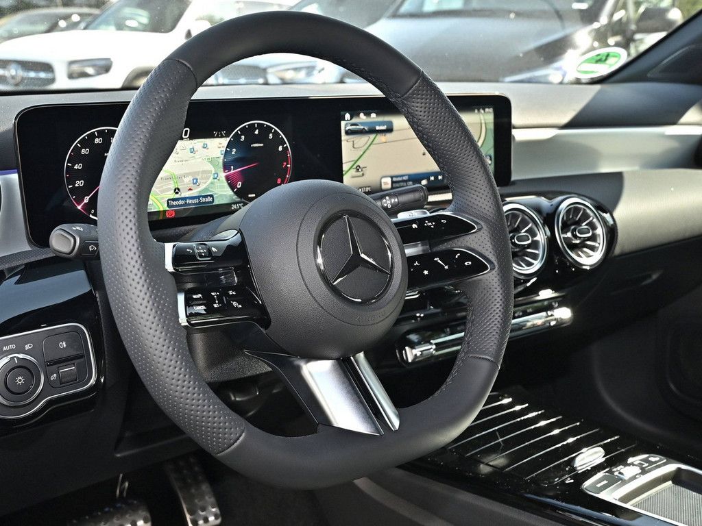 Mercedes-Benz A 200 2025
