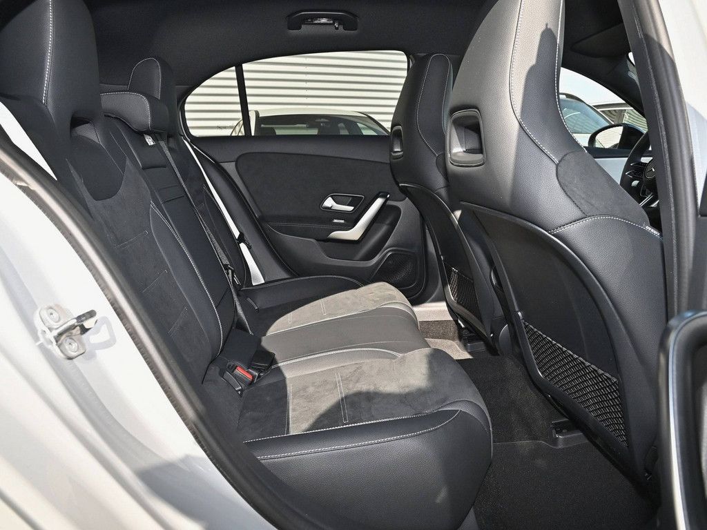 Mercedes-Benz A 200 2025